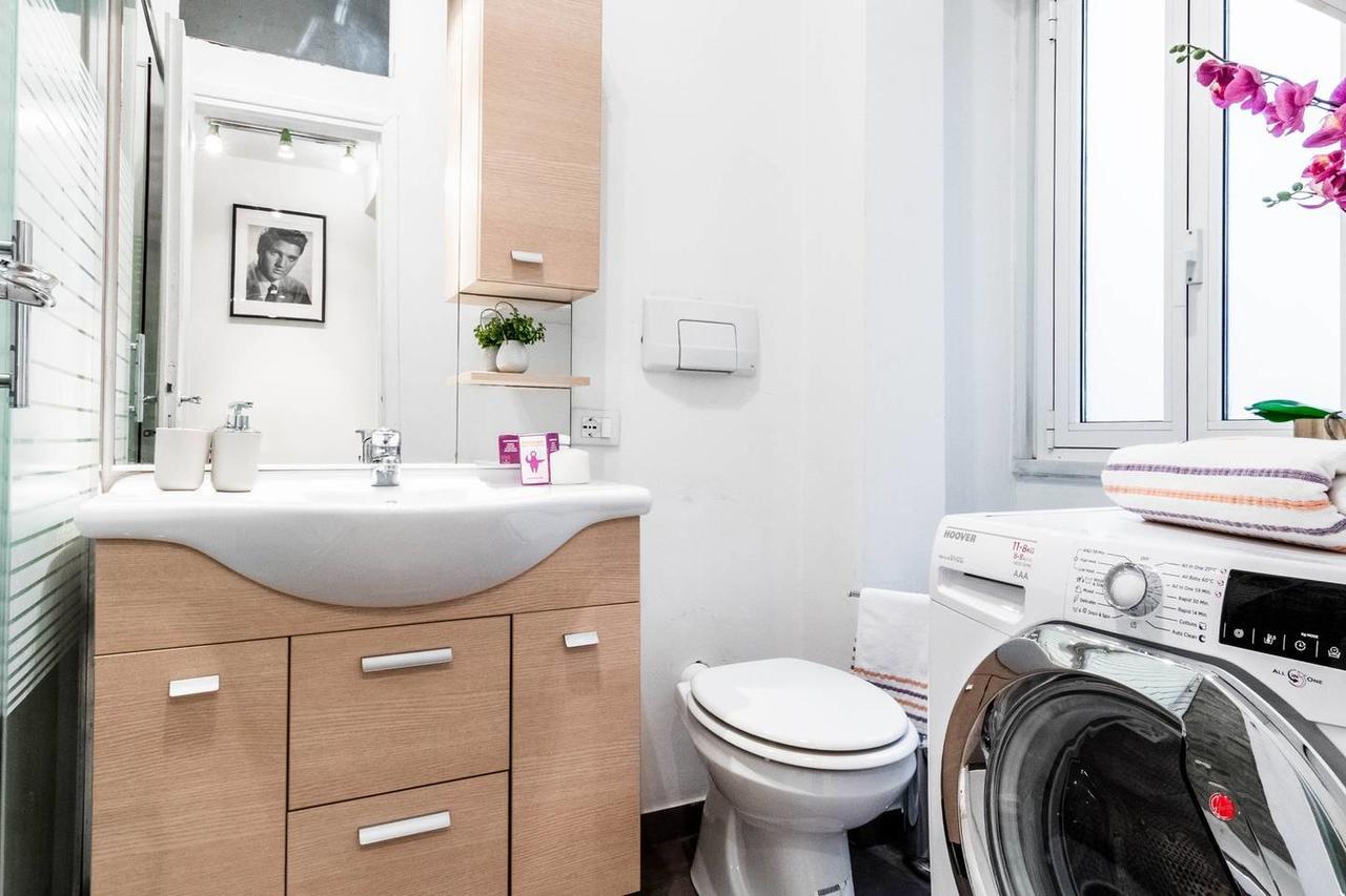 Hintown Submarine'S Apartment Милано Екстериор снимка